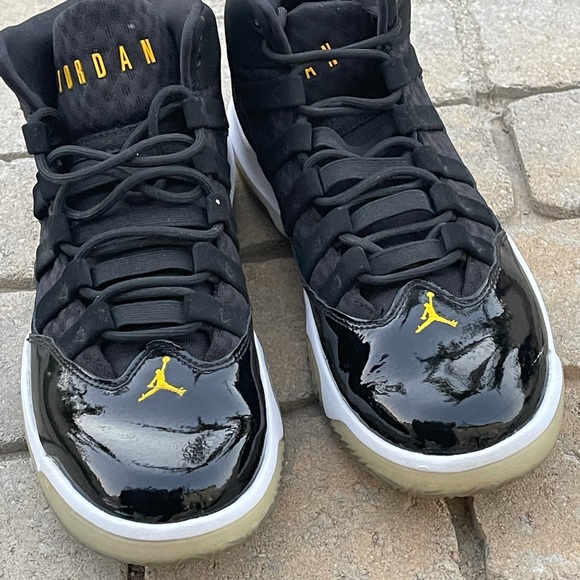 Jordan 11 space jams - Picture 2 of 3